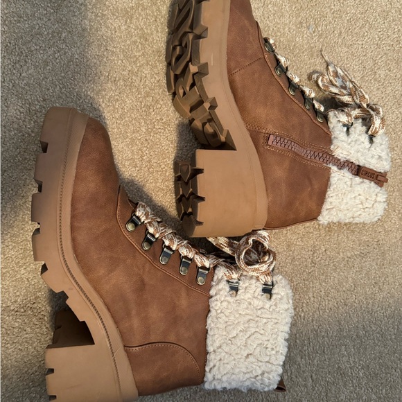 Lightly worn circus by sam eldeman boot- az 9 VERY COMFY - Picture 3 of 5